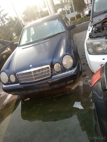 Mercedes E 220 1998, 327,224 km - 2.2 l - Bakı