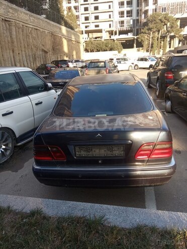 Mercedes E 220 1998, 327,224 km - 2.2 l - Bakı