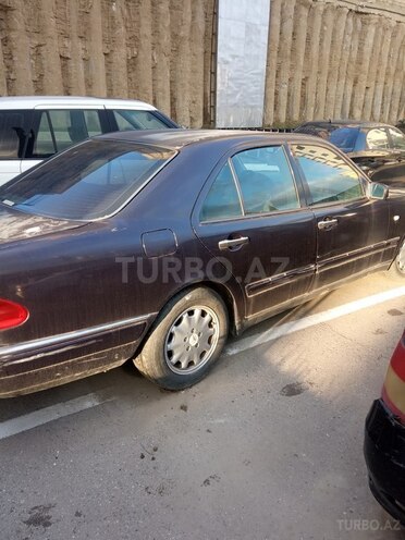 Mercedes E 220 1998, 327,224 km - 2.2 l - Bakı