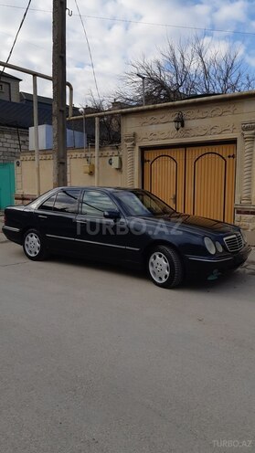 Mercedes E 220 2000, 320,000 km - 2.2 л - Bakı