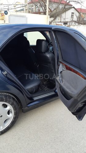 Mercedes E 220 2000, 320,000 km - 2.2 л - Bakı