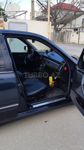 Mercedes E 220 2000, 320,000 km - 2.2 л - Bakı