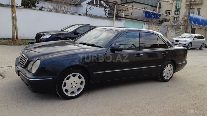 Mercedes E 220 2000, 320,000 km - 2.2 л - Bakı