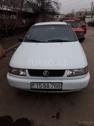 Volkswagen Passat 1994, 130,000 km - 1.6 l - Bakı