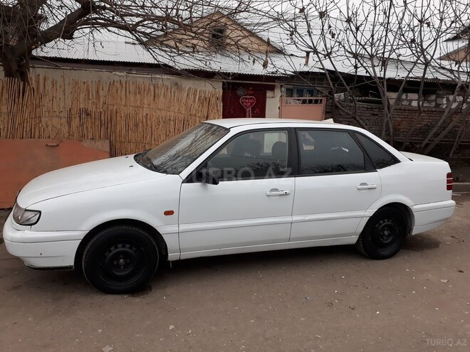 Volkswagen Passat 1994, 130,000 km - 1.6 l - Bakı