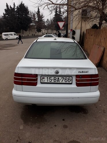 Volkswagen Passat 1994, 130,000 km - 1.6 l - Bakı