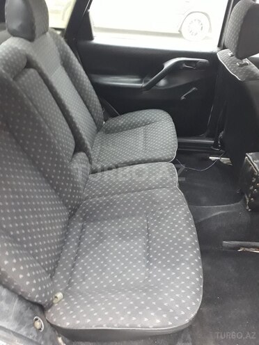 Volkswagen Passat 1994, 130,000 km - 1.6 l - Bakı