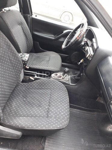 Volkswagen Passat 1994, 130,000 km - 1.6 l - Bakı