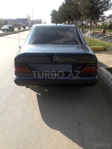 Mercedes E 200 1992, 327,000 km - 2.0 l - Beyləqan