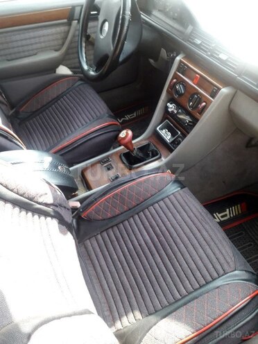 Mercedes E 200 1992, 327,000 km - 2.0 l - Beyləqan