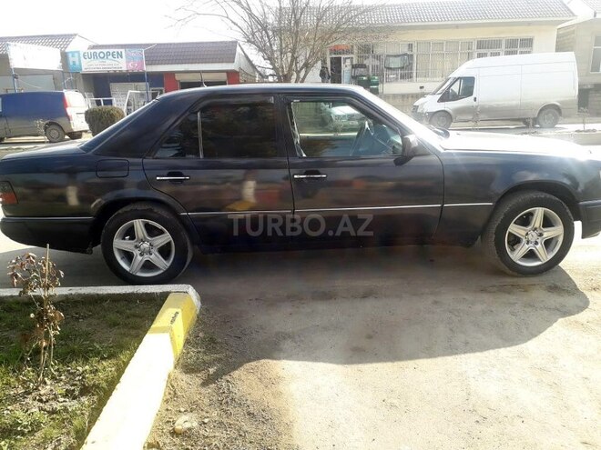 Mercedes E 200 1992, 327,000 km - 2.0 l - Beyləqan