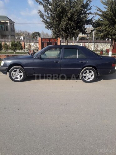 Mercedes E 200 1992, 327,000 km - 2.0 l - Beyləqan