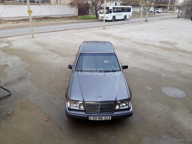 Mercedes E 220 1995, 428,000 km - 2.2 л - Bakı
