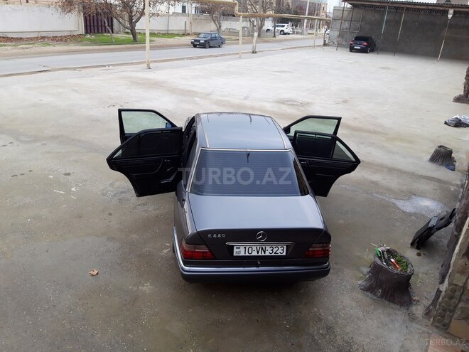 Mercedes E 220 1995, 428,000 km - 2.2 л - Bakı
