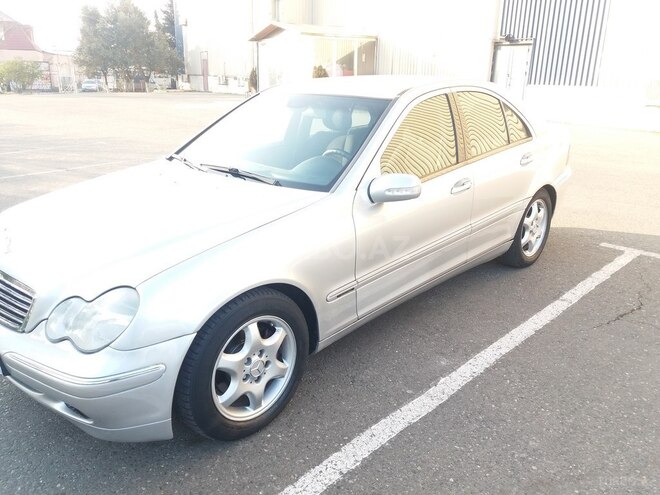 Mercedes C 240 2000, 287,900 km - 2.4 л - Bakı