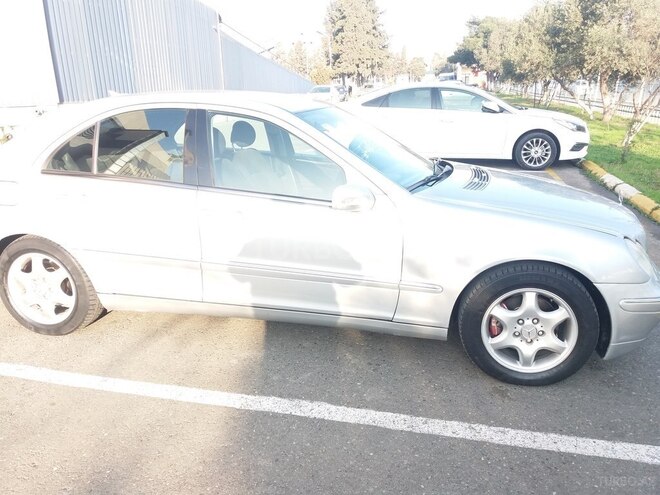 Mercedes C 240 2000, 287,900 km - 2.4 л - Bakı
