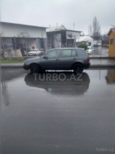 Volkswagen Golf 1995, 212,000 km - 1.8 l - Zaqatala