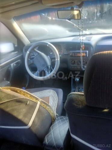 Volkswagen Golf 1995, 212,000 km - 1.8 l - Zaqatala