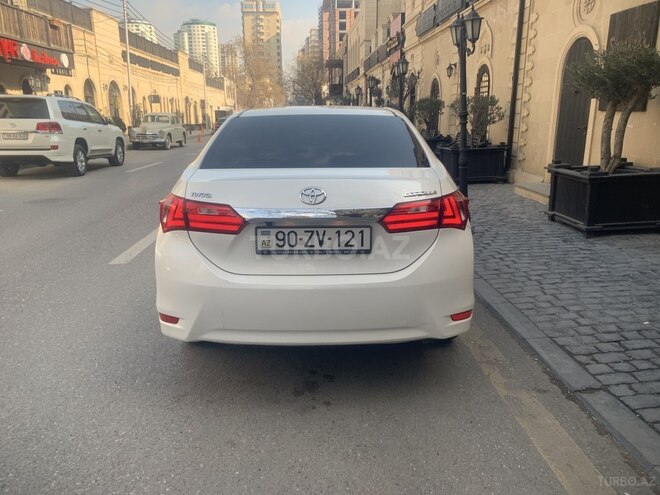 Toyota Corolla 2014, 97,800 km - 1.6 л - Bakı