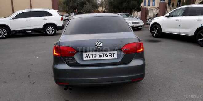 Volkswagen Jetta 2014, 12,888 km - 5.1 l - Quba