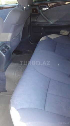 Mercedes E 240 2001, 280,900 km - 2.4 л - Şirvan