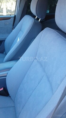 Mercedes E 240 2001, 280,900 km - 2.4 л - Şirvan