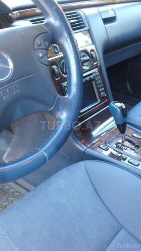 Mercedes E 240 2001, 280,900 km - 2.4 л - Şirvan