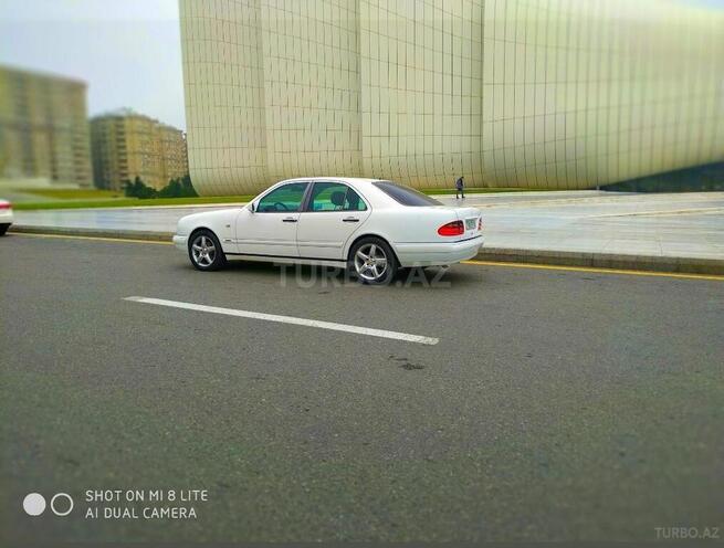 Mercedes E 200 1998, 252,000 km - 2.0 l - Bakı