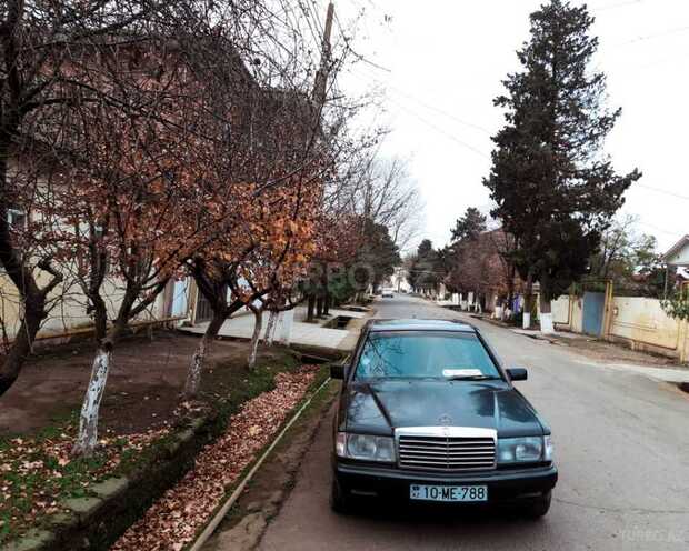 Mercedes 190 1990, 462,195 km - 2.0 l - Astara