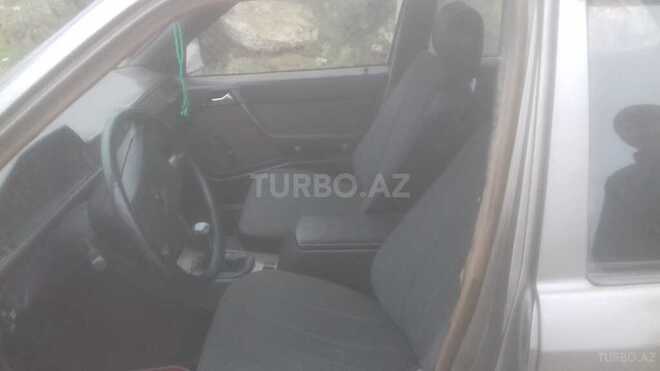 Mercedes E 200 1987, 250,000 km - 2.0 l - Bakı