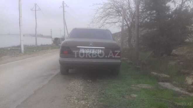 Mercedes E 200 1987, 250,000 km - 2.0 l - Bakı