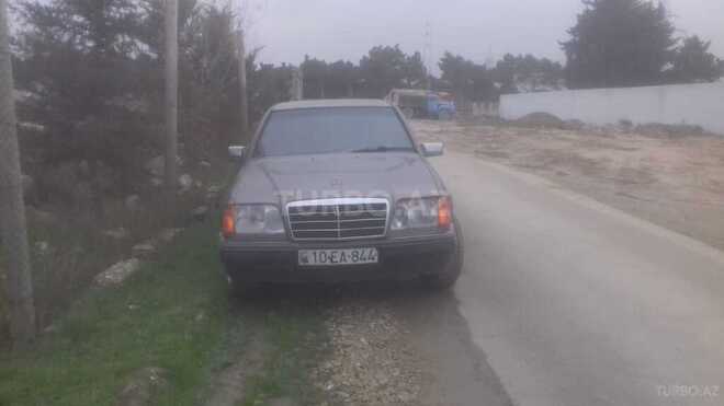 Mercedes E 200 1987, 250,000 km - 2.0 l - Bakı