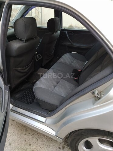 Mercedes E 240 1999, 550,000 km - 2.4 l - Bakı