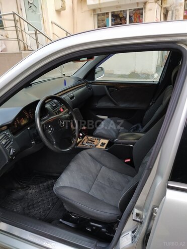 Mercedes E 240 1999, 550,000 km - 2.4 l - Bakı