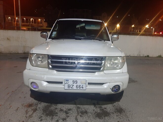 Mitsubishi Pajero io 2001, 340,000 km - 2.0 l - Bakı