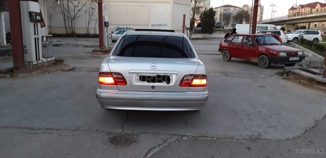 Mercedes E 220 2000, 345,555 km - 2.2 l - Bakı