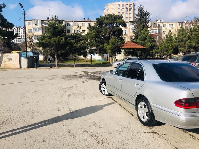 Mercedes E 220 2000, 345,555 km - 2.2 l - Bakı
