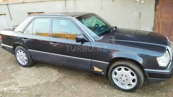 Mercedes C 230 1992, 676,255 km - 2.3 l - Sabirabad