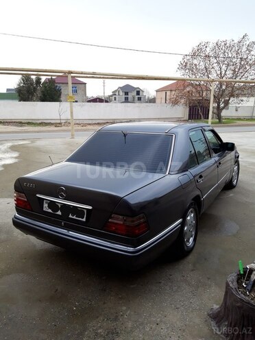 Mercedes E 220 1995, 428,000 km - 2.2 л - Bakı