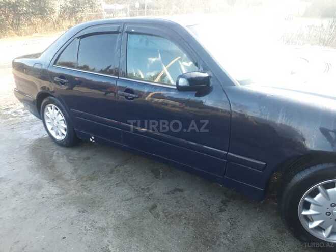 Mercedes E 220 2000, 489,110 km - 2.2 l - Astara