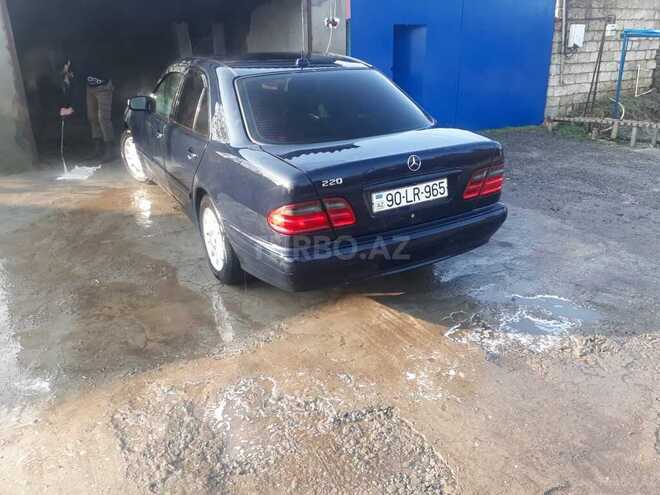 Mercedes E 220 2000, 489,110 km - 2.2 l - Astara