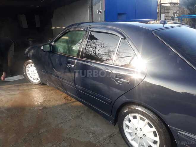Mercedes E 220 2000, 489,110 km - 2.2 l - Astara