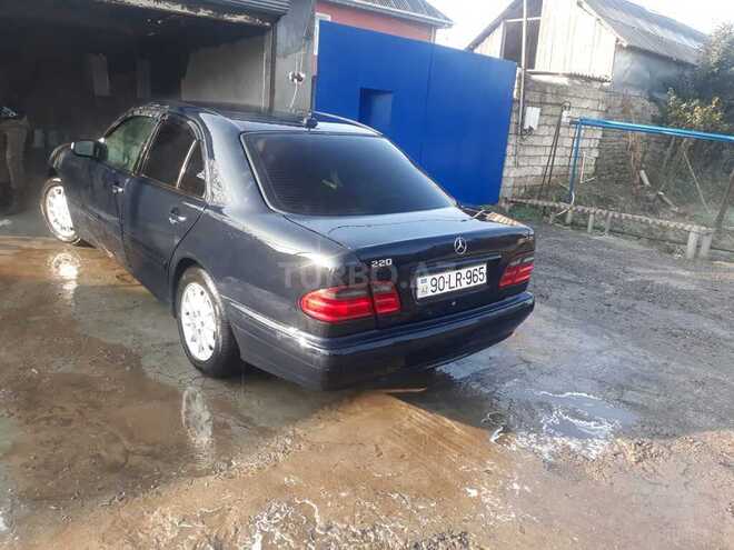 Mercedes E 220 2000, 489,110 km - 2.2 l - Astara
