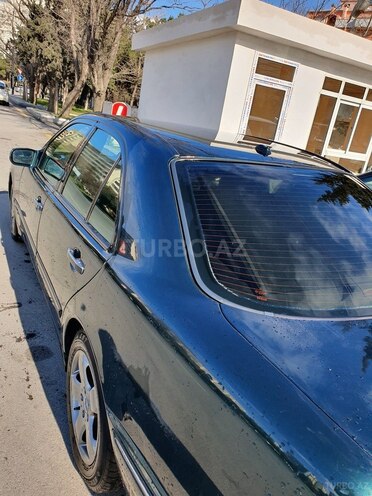Mercedes E 220 2001, 385,000 km - 2.2 л - Bakı
