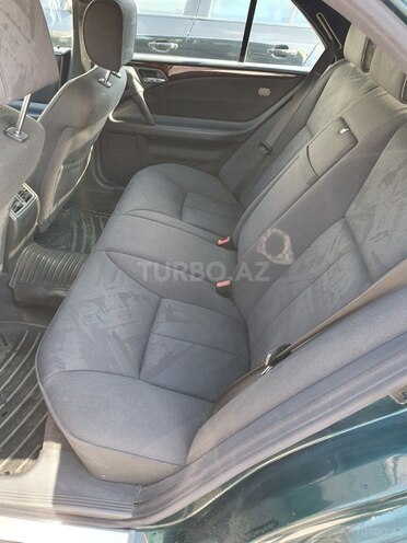 Mercedes E 220 2001, 385,000 km - 2.2 л - Bakı