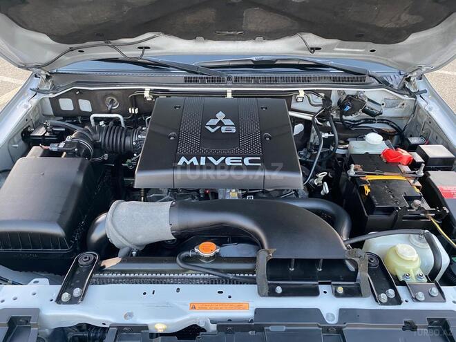 Mitsubishi Pajero 2007, 135,000 km - 3.8 l - Bakı