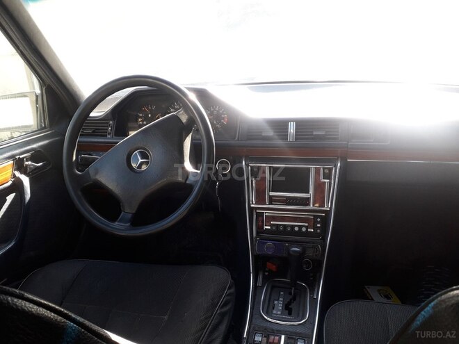 Mercedes E 200 1992, 325,999 km - 2.0 l - Bakı