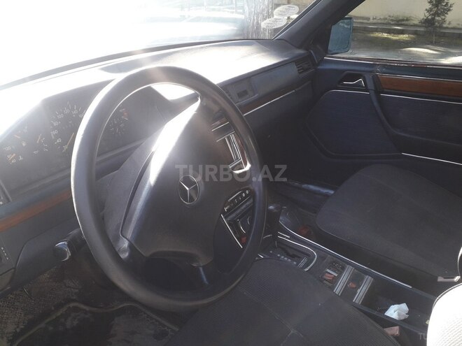 Mercedes E 200 1992, 325,999 km - 2.0 l - Bakı