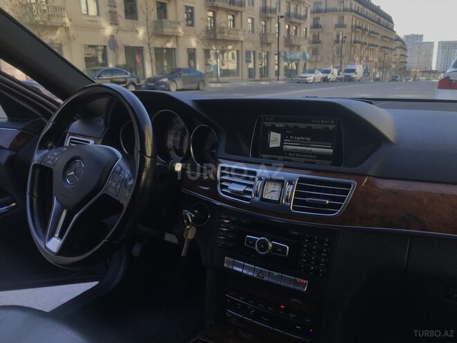 Mercedes E 220 2013, 137,000 km - 2.2 л - Bakı