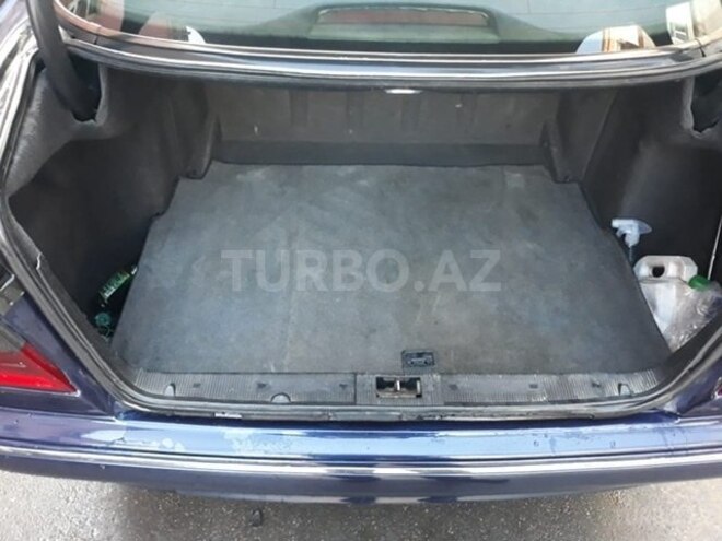 Mercedes E 220 1999, 300,000 km - 2.2 l - Bakı
